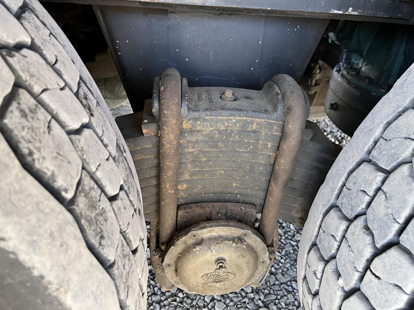 ./imagenes/INVOICE/2019/18014/AMION MAC 242 CON BOMBA DE CONCRETO PUTZMEISTER Z (12).JPG